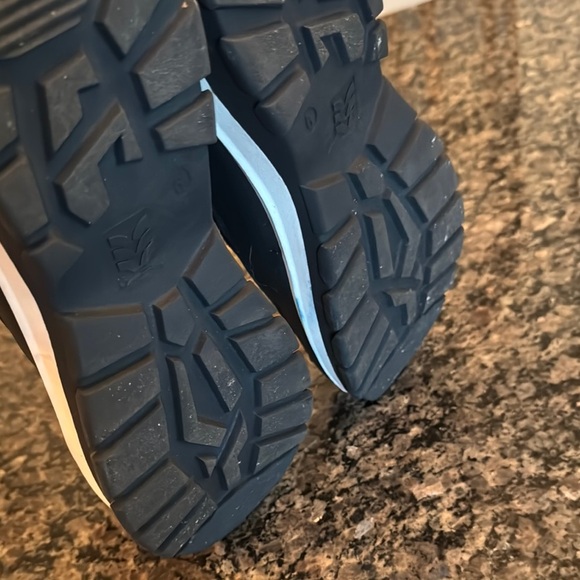 Thermolite Eco Mode Black Boots with Cream Lining EUC 9 - Picture 10 of 13